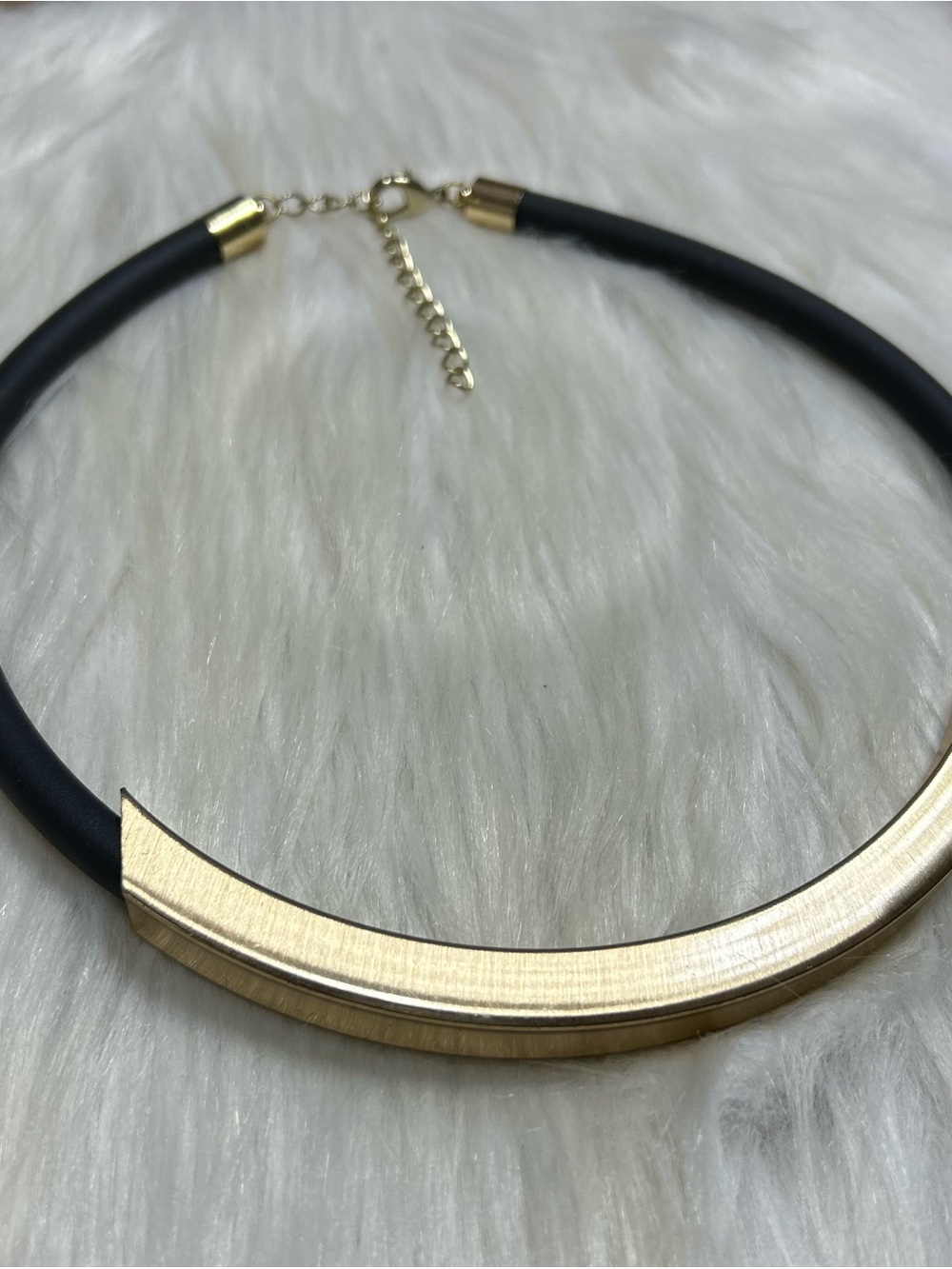Collarbone bar gold tone bar rubber rope necklace